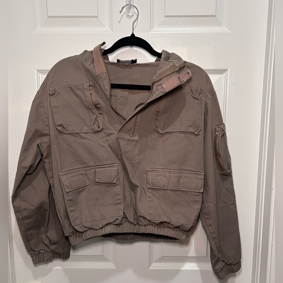 PrettyLittleThing Cropped Jacket - Picture 2 of 8